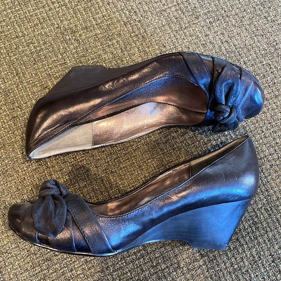 Report Black Wedge Heels (sz 7) - Picture 2 of 12